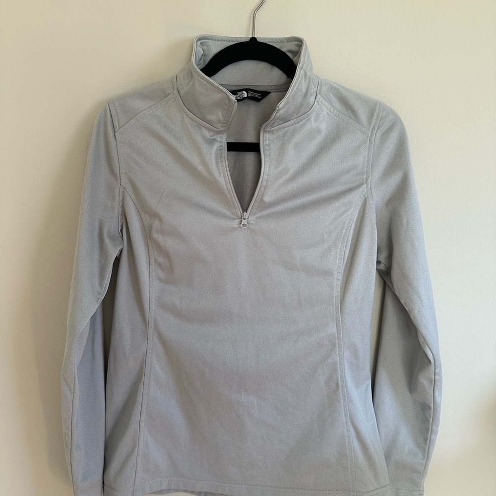 The North Face Women's Light Gray Quarter-Zip